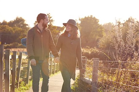 simsearch:649-09182370,k - Couple enjoying walk on marshes Foto de stock - Sin royalties Premium, Código: 649-09061672