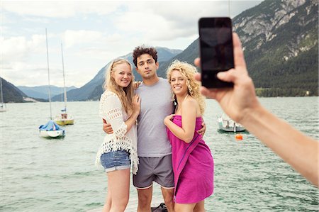 Friends posing for photograph, Innsbruck, Tirol, Austria, Europe Photographie de stock - Premium Libres de Droits, Code: 649-09111247