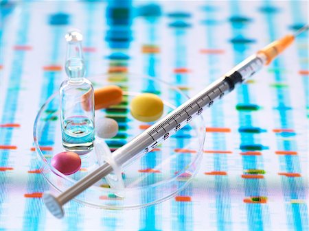 Pharmaceutical research developing genetic medicine, illustrating how medicine will be designed to cure individuals health by analysing DNA Photographie de stock - Premium Libres de Droits, Code: 649-09123345