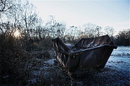 durham - Rusty skip in rural setting, Seaham, Durham, UK Foto de stock - Sin royalties Premium, Código: 649-09123817