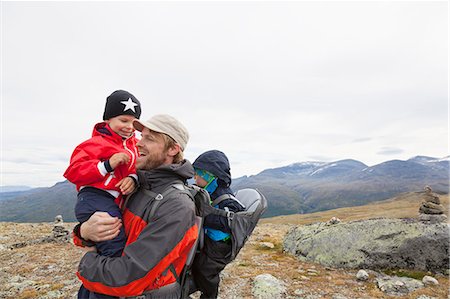 simsearch:614-09245239,k - Male hiker with sons in mountain landscape, Jotunheimen National Park, Lom, Oppland, Norway Foto de stock - Sin royalties Premium, Código: 649-09138954