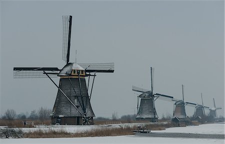 Traditional windmills, Kinderdijk, Zuid-Holland, Netherlands Foto de stock - Sin royalties Premium, Código: 649-09148739