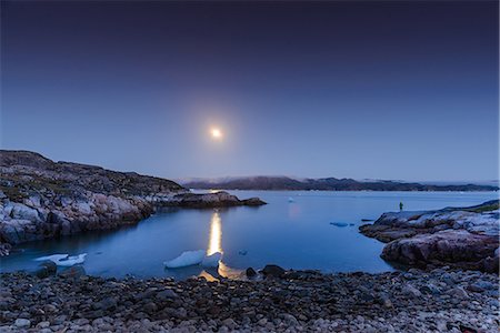 simsearch:649-09148830,k - Reflection of moon in sea, Narsaq, Vestgronland, Greenland Foto de stock - Sin royalties Premium, Código: 649-09149025