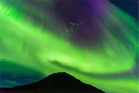 Aurora Borealis above mountain, Narsaq, Vestgronland, Greenland Photographie de stock - Premium Libres de Droits, Code: 649-09149028