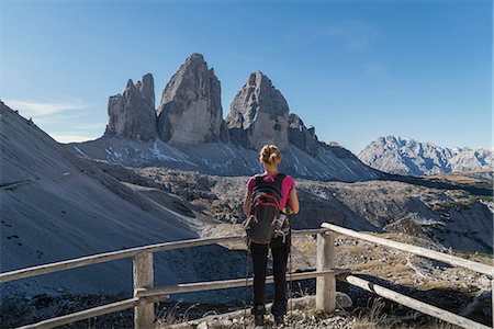 simsearch:649-09149419,k - Hiker enjoying view, Dolomites near Cortina d'Ampezzo, Veneto, Italy Photographie de stock - Premium Libres de Droits, Code: 649-09149416