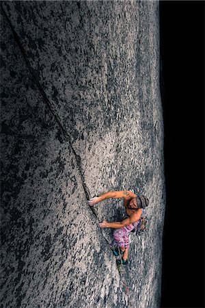 simsearch:614-09168157,k - Man climbing rock face on Malamute, Squamish, Canada, high angle view Foto de stock - Royalty Free Premium, Número: 649-09155668