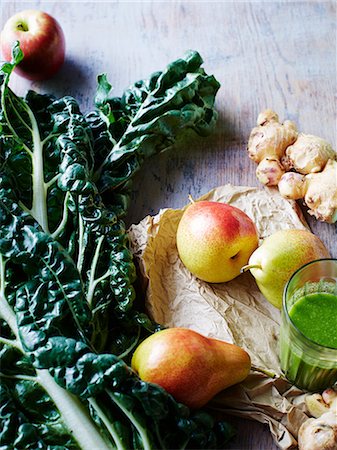 simsearch:649-06401475,k - Silverbeet, pears, apple, ginger, green juice Stock Photo - Premium Royalty-Free, Code: 649-09156072