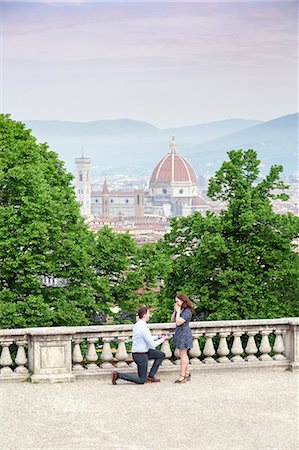 simsearch:649-07238579,k - Young man proposing to woman, Santa Maria del Fiore in background, Florence, Toscana, Italy Stock Photo - Premium Royalty-Free, Code: 649-09159120