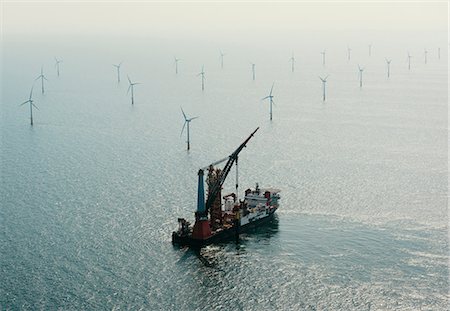 Construction work on Amalia windfarm, IJmuiden, Noord-Holland, Netherlands Photographie de stock - Premium Libres de Droits, Code: 649-09159455