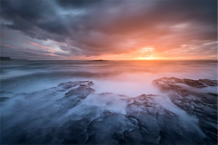 Stormy winter sunset, Crab Island, Doolin, Clare, Ireland Foto de stock - Sin royalties Premium, Código: 649-09167004