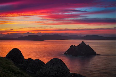 simsearch:649-09167070,k - Skellig Michael at sunset, Portmagee, Kerry, Ireland Foto de stock - Sin royalties Premium, Código: 649-09167067