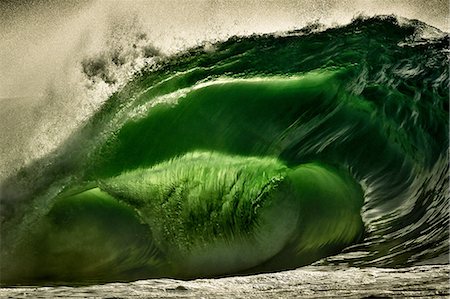 dreamy - Riley's wave, a giant barreling wave, Kilkee, Clare, Ireland Foto de stock - Sin royalties Premium, Código: 649-09167100