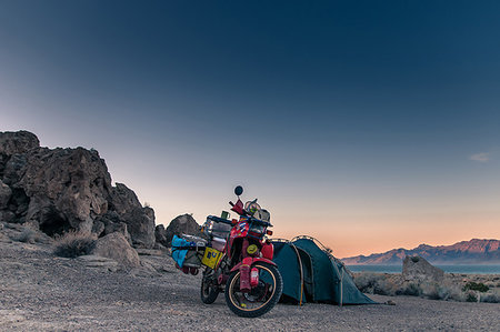 simsearch:649-09166665,k - Touring bike parked by tent, Pyramid Lake, Nevada, USA Stock Photo - Premium Royalty-Free, Code: 649-09176792