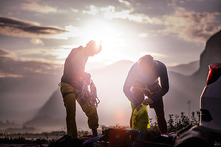 simsearch:649-08702994,k - Friends on rock climbing trip, Squamish, Canada Stock Photo - Premium Royalty-Free, Code: 649-09196241