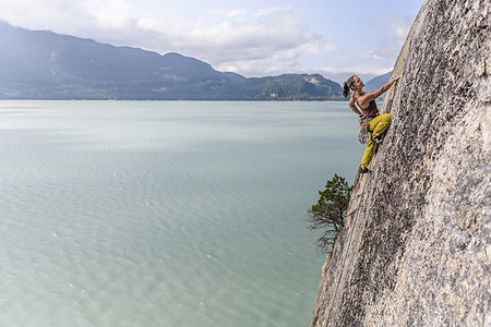 Woman rock climbing, Squamish, Canada Photographie de stock - Premium Libres de Droits, Code: 649-09196250