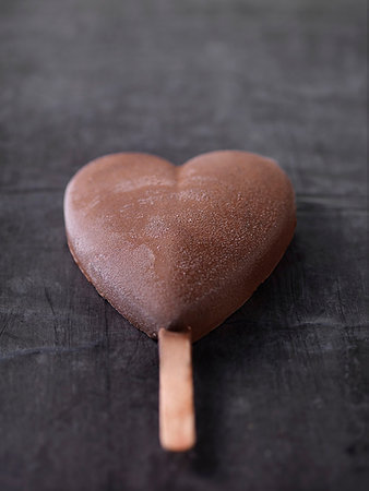 Heart-shaped ice cream bar Stock Photo - Premium Royalty-Free, Code: 649-09205941