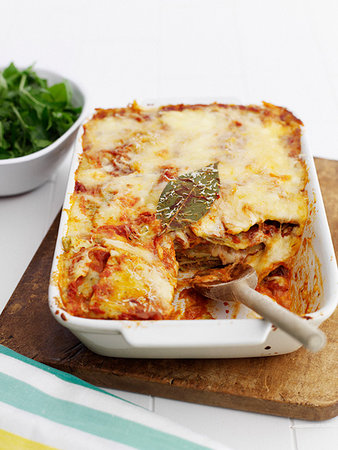 simsearch:649-09206084,k - Close up of dish of lasagna Fotografie stock - Premium Royalty-Free, Codice: 649-09206084