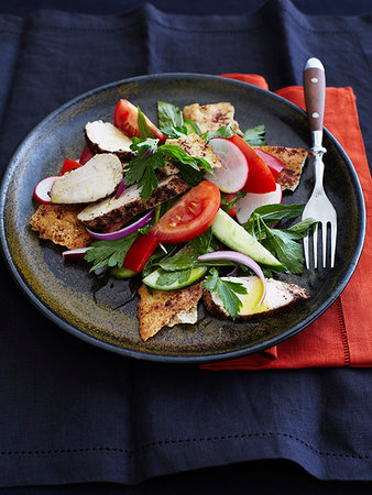 Plate of chicken in salad Foto de stock - Sin royalties Premium, Código: 649-09206319