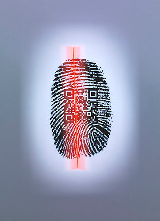 simsearch:649-09177099,k - Fingerprint and QR code in scanner Photographie de stock - Premium Libres de Droits, Code: 649-09206465