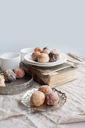 donut hole - Ornate plates of desserts Stock Photo - Premium Royalty-Free, Code: 649-09206501