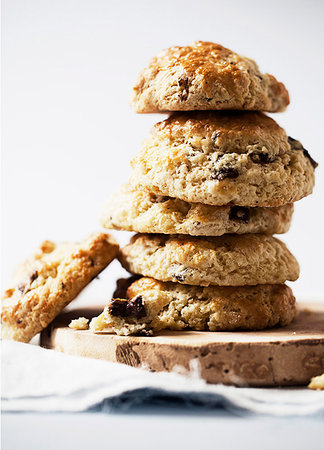 scones - Stack of scones with chocolate Stock Photo - Premium Royalty-Free, Code: 649-09206598