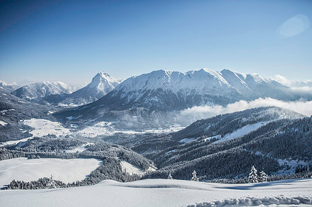 seefeld - Mountains in snowy landscape Foto de stock - Sin royalties Premium, Código: 649-09206671