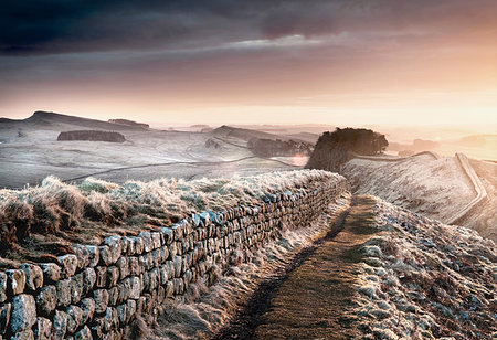 Hadrian's Wall, England Foto de stock - Sin royalties Premium, Código: 649-09206723