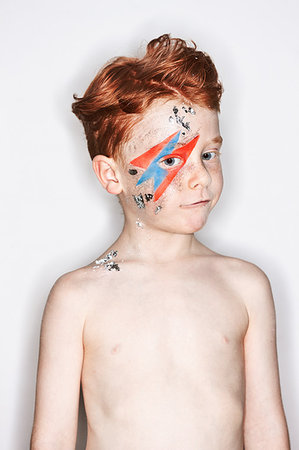 simsearch:649-08563671,k - Red headed boy wearing rock star make-up Stock Photo - Premium Royalty-Free, Code: 649-09206872