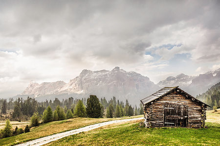 simsearch:649-09207305,k - Log cabin, Alta Badia South Tyrol, Italy Foto de stock - Royalty Free Premium, Número: 649-09207305