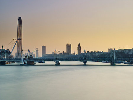 London skyline, River Thames Stockbilder - Premium RF Lizenzfrei, Bildnummer: 649-09207580