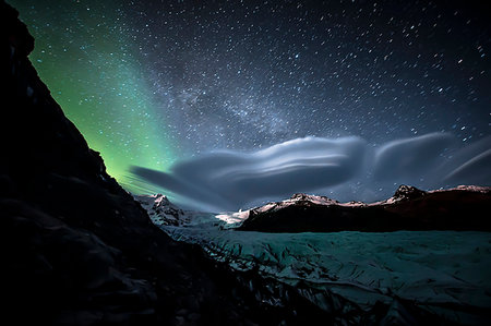 The Northern lights and Milky Way at night, Vatnajokull Glacier, Panoramic Point, Skaftafell National Park, Iceland Stock Photo - Premium Royalty-Free, Code: 649-09207591