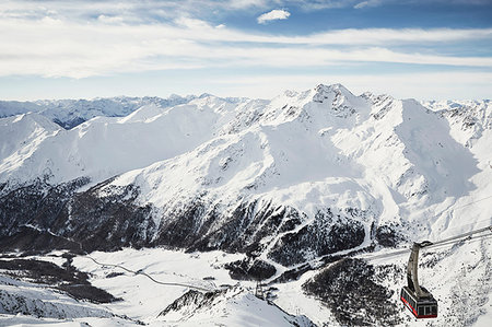 simsearch:614-09213874,k - Snow covered landscape with cable car, Kurzras, Val Senales, South Tyrol, Italy Foto de stock - Sin royalties Premium, Código: 649-09208496