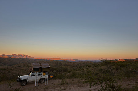 Vehicle on gravel road, Gamsberg Pass, Namibia Foto de stock - Royalty Free Premium, Número: 649-09208567