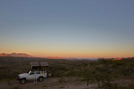 simsearch:614-09211192,k - Vehicle on gravel road, Gamsberg Pass, Namibia Photographie de stock - Premium Libres de Droits, Code: 649-09208567