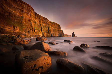 Cliffs of Moher, Liscannor, Ireland Photographie de stock - Premium Libres de Droits, Code: 649-09208680