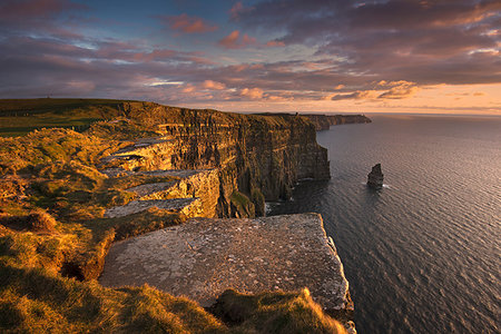 Cliffs of Moher, Liscannor, Ireland Photographie de stock - Premium Libres de Droits, Code: 649-09208711