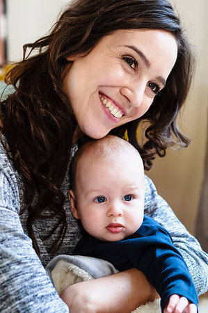 simsearch:649-09208998,k - Happy woman with her baby son Photographie de stock - Premium Libres de Droits, Code: 649-09208994