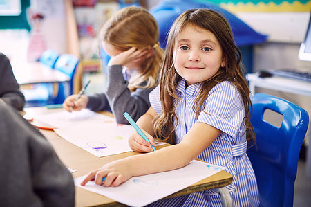 simsearch:649-09209409,k - Portrait of girl drawing at desk in elementary school Stock Photo - Premium Royalty-Free, Code: 649-09209378