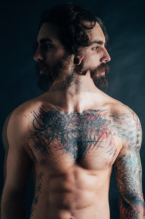 simsearch:6113-09199989,k - Portrait of hipster with tattoos Foto de stock - Sin royalties Premium, Código: 649-09212779