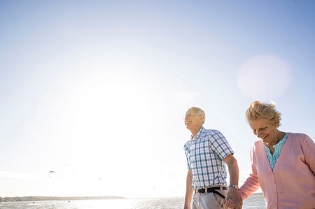 Senior adult couple enjoying beach Stock Photo - Premium Royalty-Free, Code: 649-09213362