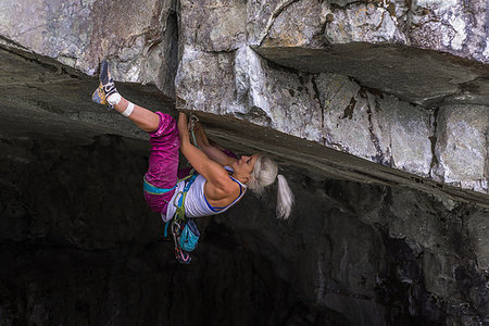 Trad climbing roof of My Little Pony route in Squamish, Canada Stock Photo - Premium Royalty-Free, Code: 649-09213558