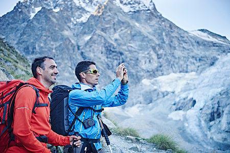 simsearch:614-08720980,k - Hikers taking photograph, Mont Cervin, Matterhorn, Valais, Switzerland Stock Photo - Premium Royalty-Free, Code: 649-09230880