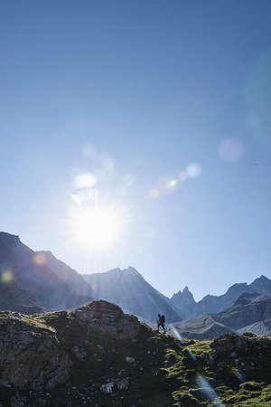 simsearch:649-09149419,k - Hiker going up to peak of rock, Mont Cervin, Matterhorn, Valais, Switzerland Photographie de stock - Premium Libres de Droits, Code: 649-09230918