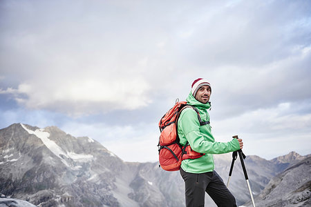simsearch:6126-09204311,k - Portrait of hiker in cold conditions, Mont Cervin, Matterhorn, Valais, Switzerland Photographie de stock - Premium Libres de Droits, Code: 649-09230925