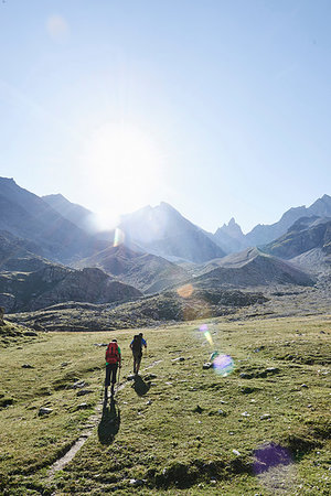simsearch:649-09149419,k - Hiker friends in Mont Cervin, Matterhorn, Valais, Switzerland Photographie de stock - Premium Libres de Droits, Code: 649-09230920