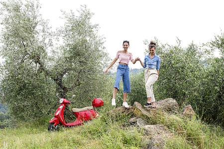 Friends enjoying countryside, Città della Pieve, Umbria, Italy Stock Photo - Premium Royalty-Free, Code: 649-09245751