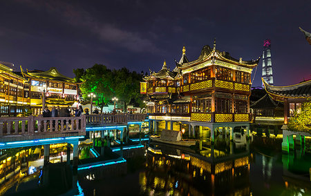 Tea house in Yu Garden at night, Shanghai, China Stock Photo - Premium Royalty-Free, Code: 649-09246298
