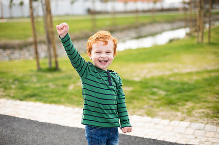 simsearch:649-09251433,k - Portrait of boy in park Photographie de stock - Premium Libres de Droits, Code: 649-09251428