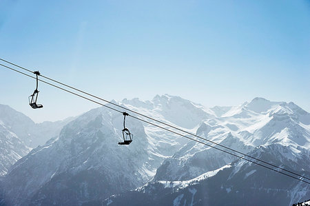 simsearch:614-09110947,k - Snow covered mountain landscape with ski lift,  Alpe-d'Huez, Rhone-Alpes, France Photographie de stock - Premium Libres de Droits, Code: 649-09268970