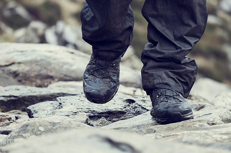 simsearch:614-08880796,k - Male hiker hiking on rock, close up of hiking boots, Llanberis, Gwynedd, Wales Stockbilder - Premium RF Lizenzfrei, Bildnummer: 649-09269125